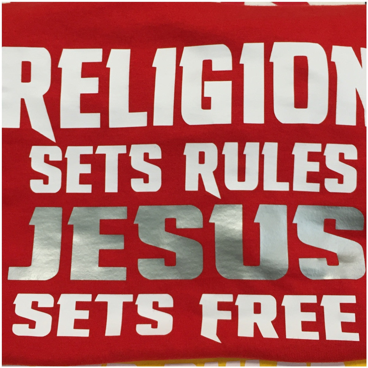 Faith - Jesus Sets Free  red white & silver T-Shirt - 550strong