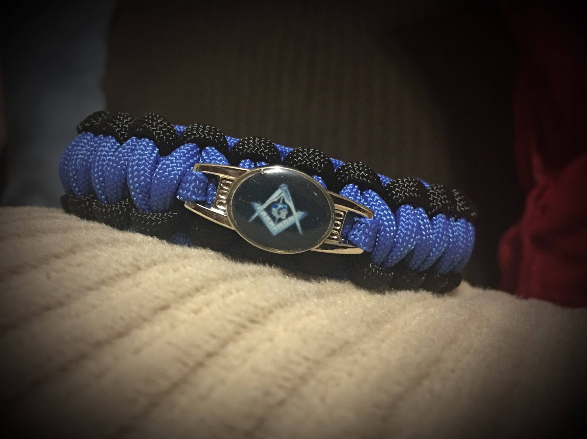 Masonic Blue and Black Paracord Bracelet - 550strong